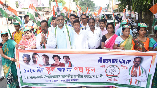 Congress holds rally in support of party’s Badharghat Assembly bye-election candidate Ratan Das in Agartala on Sunday. Image: Indigenousherald