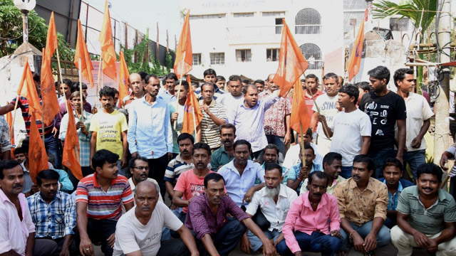 E-rickshaw operators stage protest at office of Transport Commissioner in Agartala on Monday to press some demands. Image: Indigenousherald