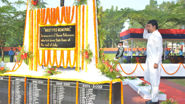 Chief Minister Biplab Kumar Deb pays floral tribute to martyrs memorial on occasion of police commemoration day in Agartala on Monday. Image: Indigenousherald