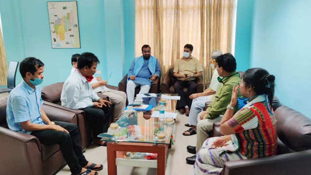 BJP National General Secretary Ram Madhav holds a meeting with leaders of IPFT to discuss alliance issues in Agartala Saturday. Image: Indigenousherald