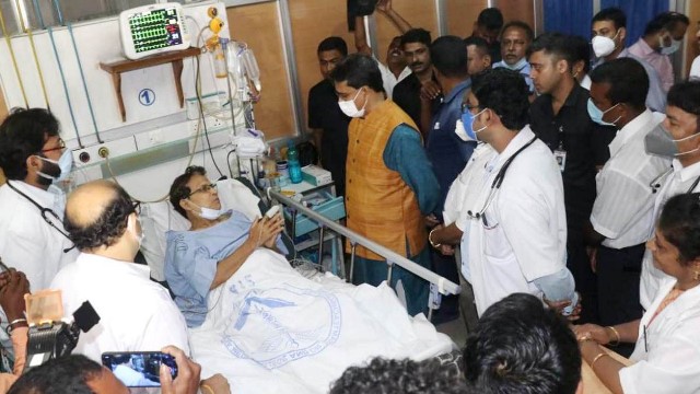 Tripura Chief Minister Dr Manik Saha visits ailing CPI(M) veteran and former PWD Minister Badal Chowdhury at the Tripura Medical College and BR Ambedkar Teaching Hospital in Agartala Friday. Image: Indigenousherald 