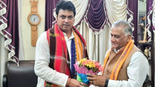 Ex-Tripura Chief Minister Biplab Kumar Deb greets visiting Union Minister of State in the Ministry of Road Transport and Highways, and Ministry of Civil Aviation General VK Singh at his residence Sunday. Image: Indigenousherald 
