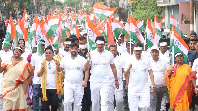 Tripura CM Dr Manik Saha, former CM Biplab Kumar Deb, Union MoS Pratima Bhoumik, Minister Sushanta Choudhury, Ministers and senior leaders participate in ‘Walk with Tiranga’ in Agartala Friday afternoon to mark completion of 75th year of India’s independence. Image: Indigenousherald