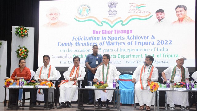 Tripura Chief Minister Dr Manik Saha and Sports & Youth Affairs Minister Sushanta Chowdhury and Olympian Dipa Karmakar grace a function to felicitate distinguished sportspersons and families of the martyrs in Agartala Sunday. Image: Indigenousherald