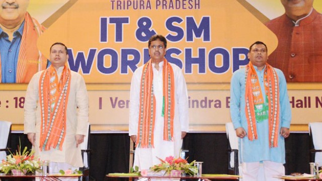 Tripura Chief Minister Dr Manik Saha and BJP’s IT Department Head Amit Malviya grace a day long workshop on IT & Social Media in Agartala Thursday. Image: Indigenousherald