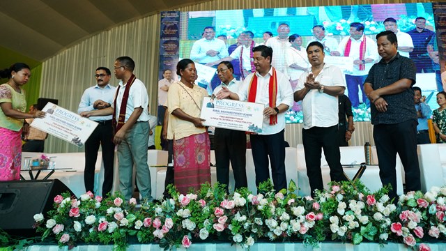 Meghalaya Chief Minister Conrad K Sangma distributes funds among Farmers, Producer Groups and Youth in Kharkutta Wednesday. Image: Indigenousherald 