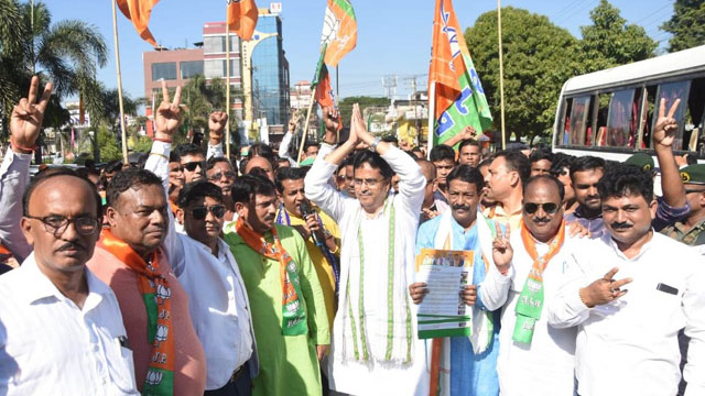 Chief Minister Dr Manik Saha takes part ‘Ghore Ghore BJP’ campaign in Town Bardowali assembly constituency of Agartala Sunday. Image: Indigenousherald