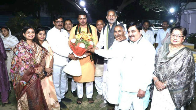 Former Tripura Chief Minister and BJP In-charge of Haryana Biplab Kumar Deb Friday hosts a dinner meeting at his residence in New Delhi for the party candidates contested in 2019 assembly elections in Haryana. Image: Twitter 