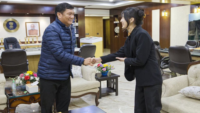 Arunachal Pradesh Chief Minister Pema Khandu meets Tenzin Chonzom, IFS, who cleared Civil Services Exam in 2021 with 584 All India rank, at his office in Itanagar Monday. Image: IPR