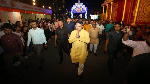 Tripura Chief Minister Dr Manik Saha visits one of festival venues in Agartala Monday. Image: Indigenousherald