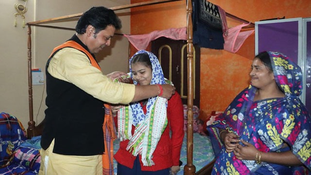 Former Tripura Chief Minister and MP Rajya Sabha Biplab Kumar Deb visits a family benefited from central government schemes as part of Gaon Cholo Abhiyan at an assembly constituency in Agartala Sunday. Image: Web
