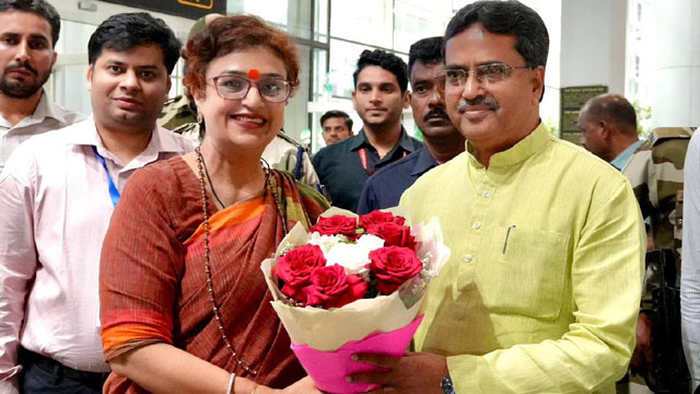 Tripura Chief Minister Dr Manik Saha Wednesday receives warm reception at the Chandigarh International Airport for the swearing-in ceremony of Haryana Chief Minister designate Nayab Saini and his council of ministers. Image: Web