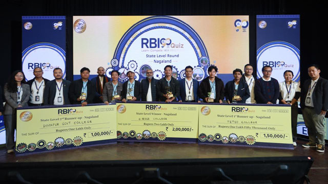 The Reserve Bank of India (RBI) felicitates achievers of the RBI90Quiz, a nationwide general knowledge-based quiz competition for undergraduate students, at Dimapur Wednesday. Image: PIB