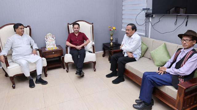 Tripura Chief Minister Dr Manik Saha holds a meeting with TIPRA Motha founder Maharaja Pradyot Bikram Manikya Debbarman, President Bijoy Kumar Hrangkhawl and Jagadish Debbarma, Chairman, TTAADC at his official residence Wednesday. Image: Web