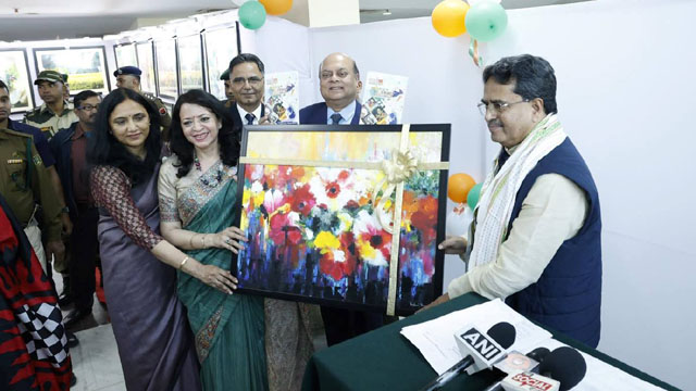 Tripura Chief Minister Dr Manik Saha pays a visit to Art & Craft Exhibition organised as part of Tripura Police Week 2025 at Rabindra Shatabarshiki Bhavan in Agartala Friday. Image: DICA