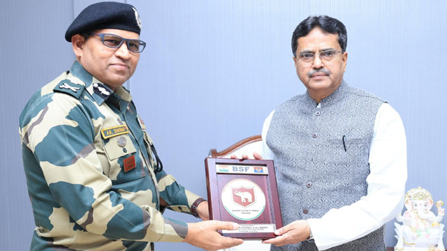 Ashwini Kumar Sharma, IG, Tripura Frontier BSF pays a courtesy call to Chief Minister Dr Manik Saha Tuesday. Image: Web