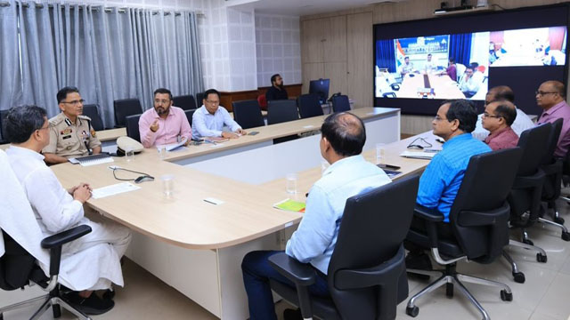 Tripura Chief Minister Dr Manik Saha chairs a meeting with Chief Secretary and officials at the Secretariat in Agartala to review the preparedness for NEET-UG exam. Image: DICA