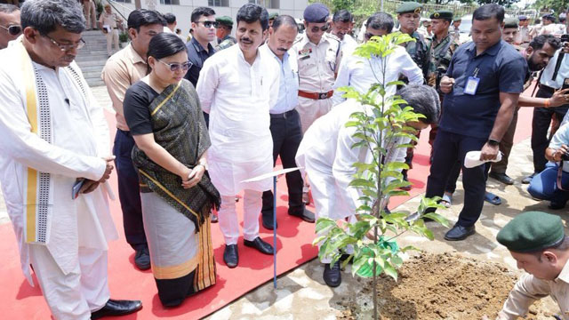 Tripura Chief Minister Dr Manik Saha plants a tree sapling on occasion of the World Environment Day at Kumarghat Gitanjali Auditorium in Unakoti district Thursday. Image: DICA