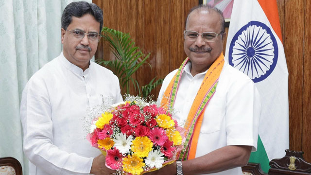 Tripura Chief Minister Dr Manik Saha pays a courtesy visit to Governor Indrasena Reddy Nallu at Raj Bhavan in Agartala Monday. Image: Web
