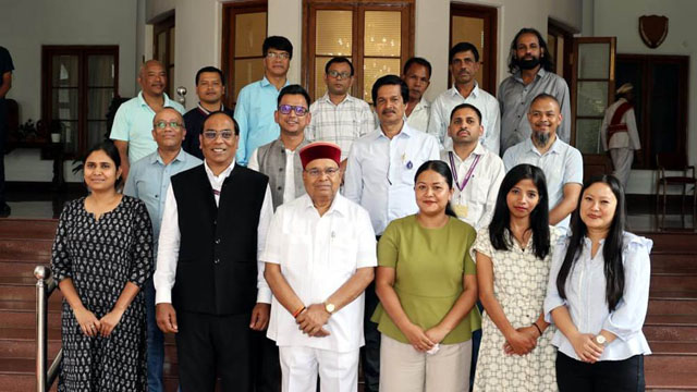 Journalists from Meghalaya and Tripura currently on a press tour in Karnataka meet Governor Thawar Chand Gehlot at Bengaluru Tuesday. Image: PIB