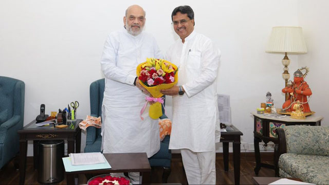 Tripura Chief Minister Dr Manik Saha calls on Chief Minister Amit Shah at New Delhi Wednesday. Image: Web
