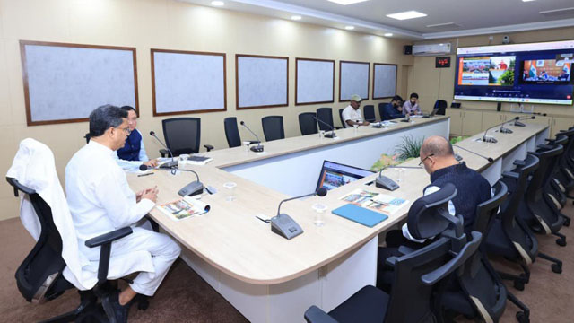 Tripura Chief Minister Dr Manik Saha joins a virtual review meeting with Union DoNER Minister JM Scindia regarding the Matabari Tourist Circuit project from his War Room in Agartala Wednesday. Image: Web