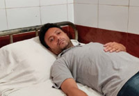 bangladesh journalist attacked at a rail station protest