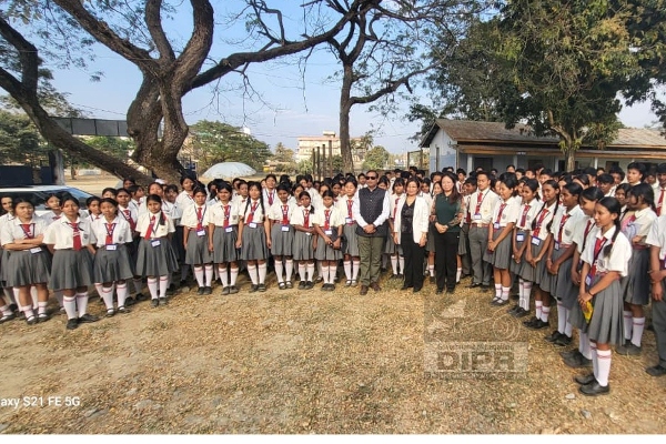 Defense Ministry's joint secretary visits PM SHRI Schools