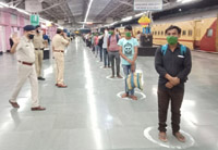 free food for passengers of shramik special trains