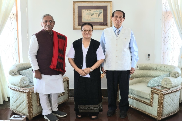 Governor visits 94-years-old stalwart SC Jamir