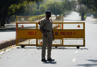 india police attack journalists amid the lockdown