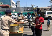 indian railways provides food to needy people across india