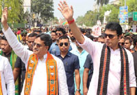 ls polls chief minister lambasts congress-cpim alliance