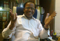 tu vc dr dharurkar resigns over bribe charge