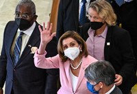 us speaker nancy pelosi lands safely in taiwan